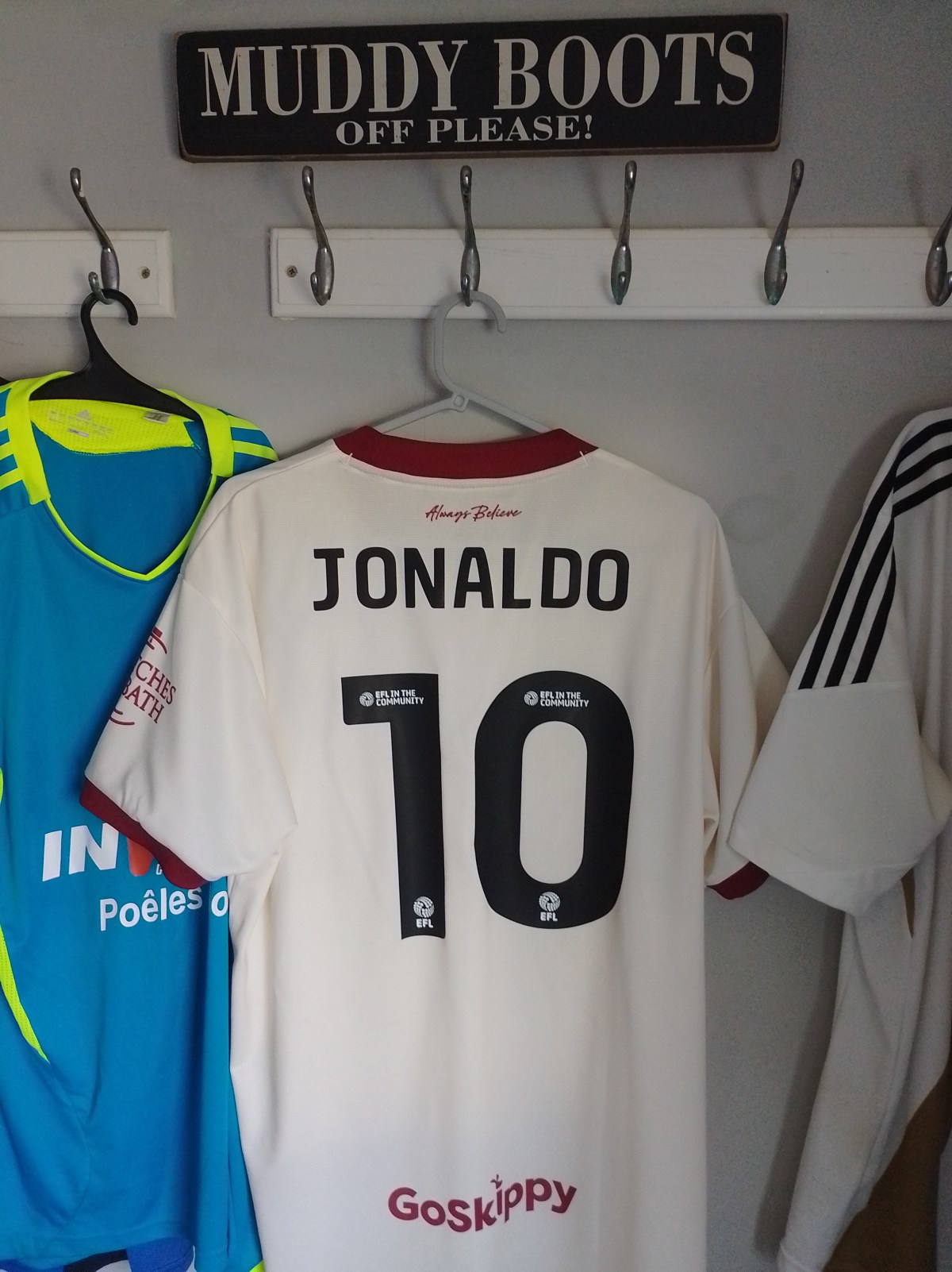 21. WHEN SATURDAY’S GONE By&nbsp;Jonaldo